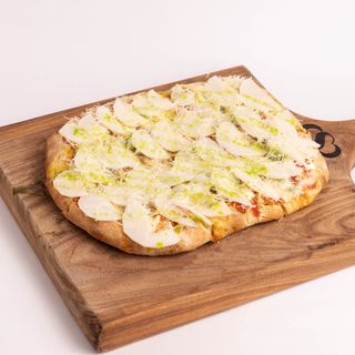 Пицца груша с сыром дорблю