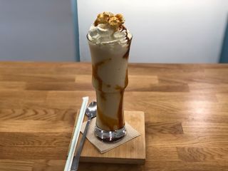 Frappé De Palomitas Con Caramelo Con Nata (450 Ml.)