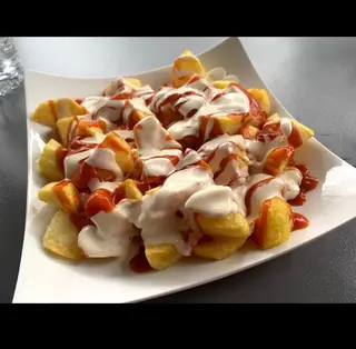 Patatas Braviolis  (Ración)