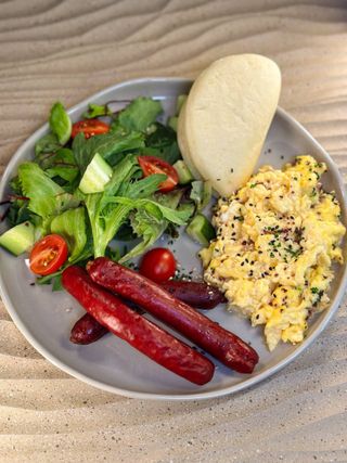 Mic dejun with sausages