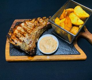 ღორის რიბაი მექსიკური კარტოფილით