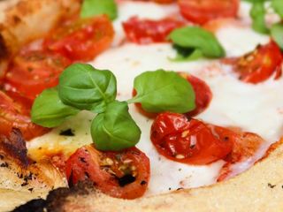 Піцетта з томатами та Моцарелою міні (250г)