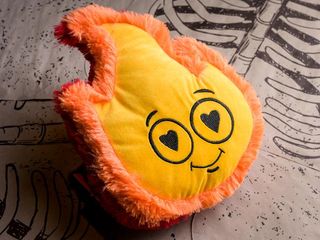 Подушка м'яка Вогник (1шт.)