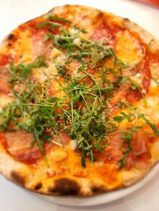 Pizza Speck Y Rúcula (30 Cm.)