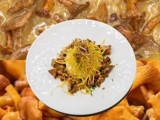 Бівштекс з лисичками