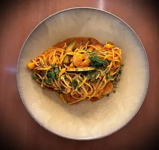 Spaghette cu creveți și zucchini