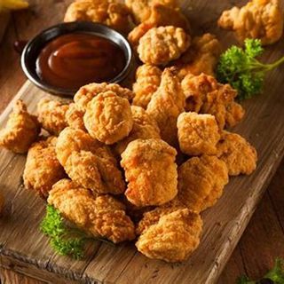 Pileći nuggetsi s prilogom