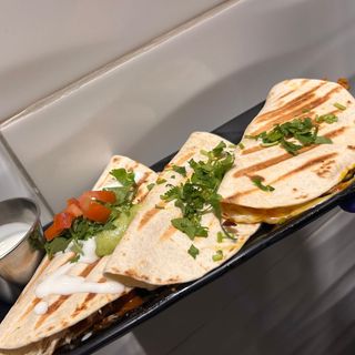 Quesadilla De Pollo  (1 ud.)