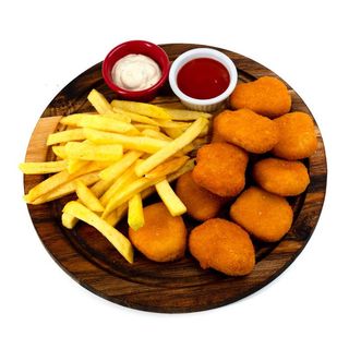 Chicken nuggets sa sirom i pomfrit 450g