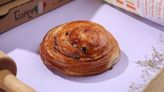 დანიური ფუნთუშა ქიშმიშით 135 გრ 