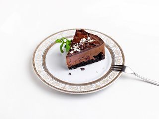 Торт "шоколадне суфле з вишнею та ромом" (100g)