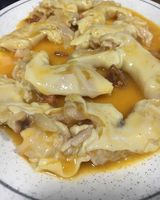 Manitas de cordero lechal en salsa caseras