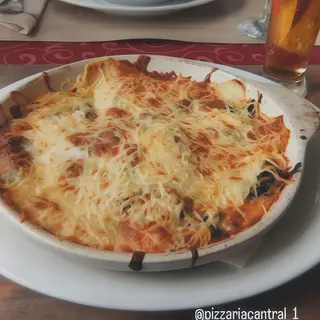 Lasanha de salmão com espinafres