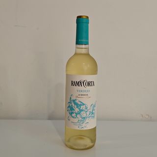 Vino blanco de la casa