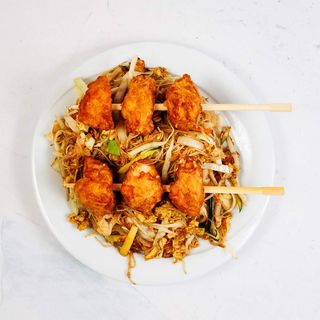 Bami s pilećim ražnjićima