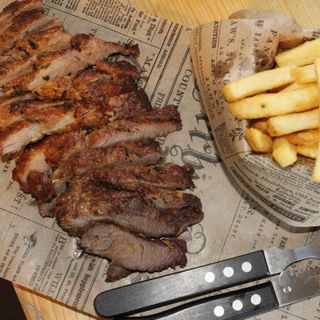 Meniu pastrama de porc si cartofi