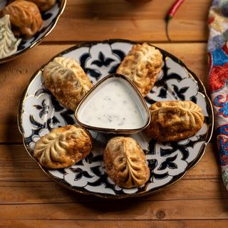 Каурма манты (250/30 гр)