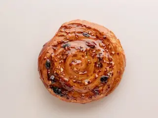 Равлик із заварним кремом та цукатами (120g)