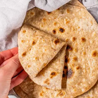 ROTI (pan de Karina integral cocinado en horn de barro 