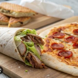 1 Durm kebab + Pizza 28cm+ 2Lata