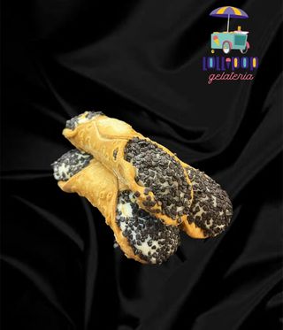 Cannolo siciliano con granella di cioccolato