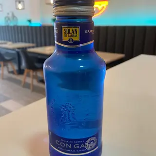 AGUA CON GAS