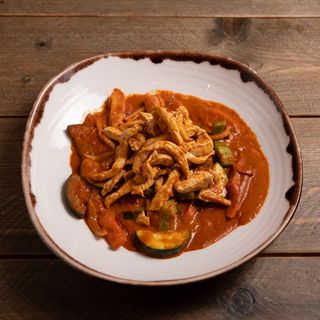 Curry  Rojo De Pollo