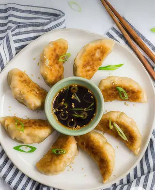 Gyozas Fritas De Cerdo Y Verduras (6 Uds.)