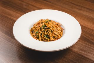 19. Nudle sa spanaćem, povrćem i soja sosom