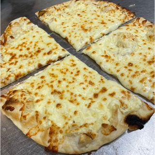 Plăcintă cu Brânză Manakish