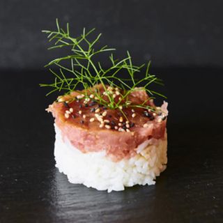 190. Sake Tartar De Arroz Y Atún