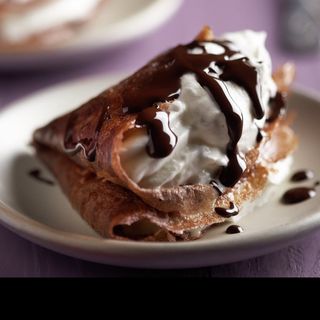 Crepes con nata y chocolate 