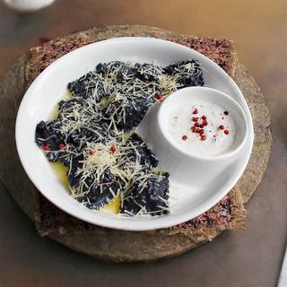 Равіолі з кроликом у вершковому соусі (200/50г)