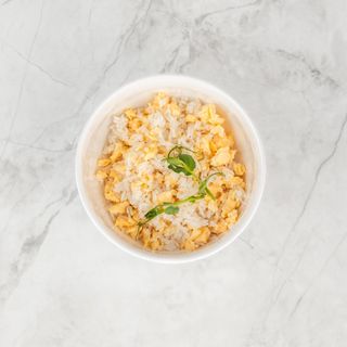 Рис с яйцом тяхан