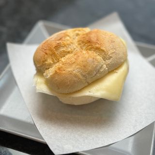 Pão com Queijo