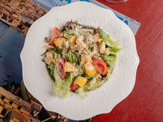 Салат з креветкою та манго (250g)