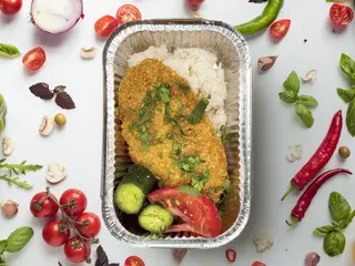 Котлета из куриного филе "Сюрприз" с гарниром
