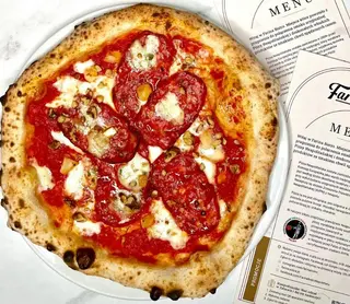Pizza Spianata i Miód 32cm