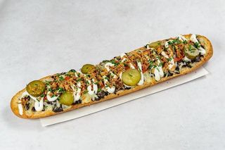 Zapiekanka z Salami i Ogórkiem