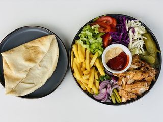 Shaorma de pui la farfurie