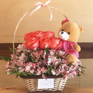 Cesta floral "Bienvenido al Mundo'
