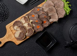 Мясная тарелка  (240 г)