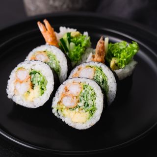 Futomaki pieczone Krewetka w tempurze