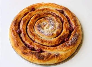 Domaća sukana pita sa višnjom 1kg