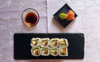 Dashi Salmon Roll (220g)