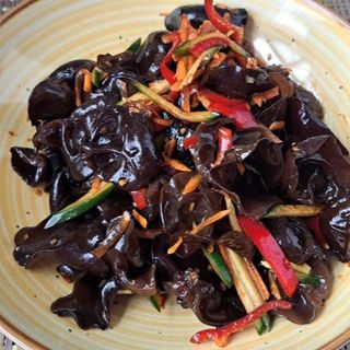 salata de urechi de lemn