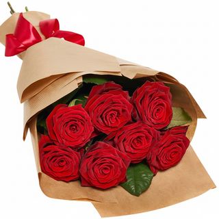Букет в ЕКО упаковці"7 червоних троянд"
