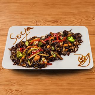 Junetina u soya sosu sa bademom