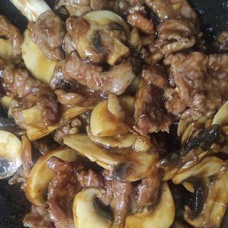 Ternera Con Champiñón