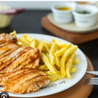 Pechuga De Pollo  Patatas Fritas